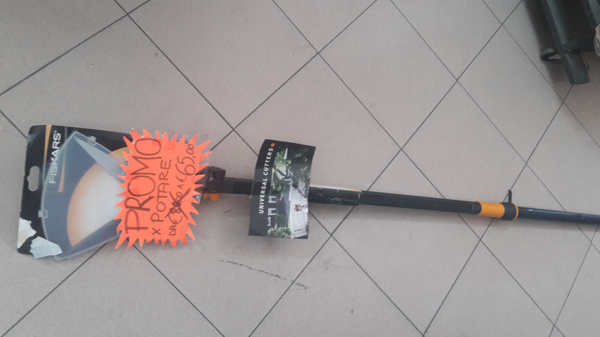 Immagine di forbice potatrice per siepe fiskars